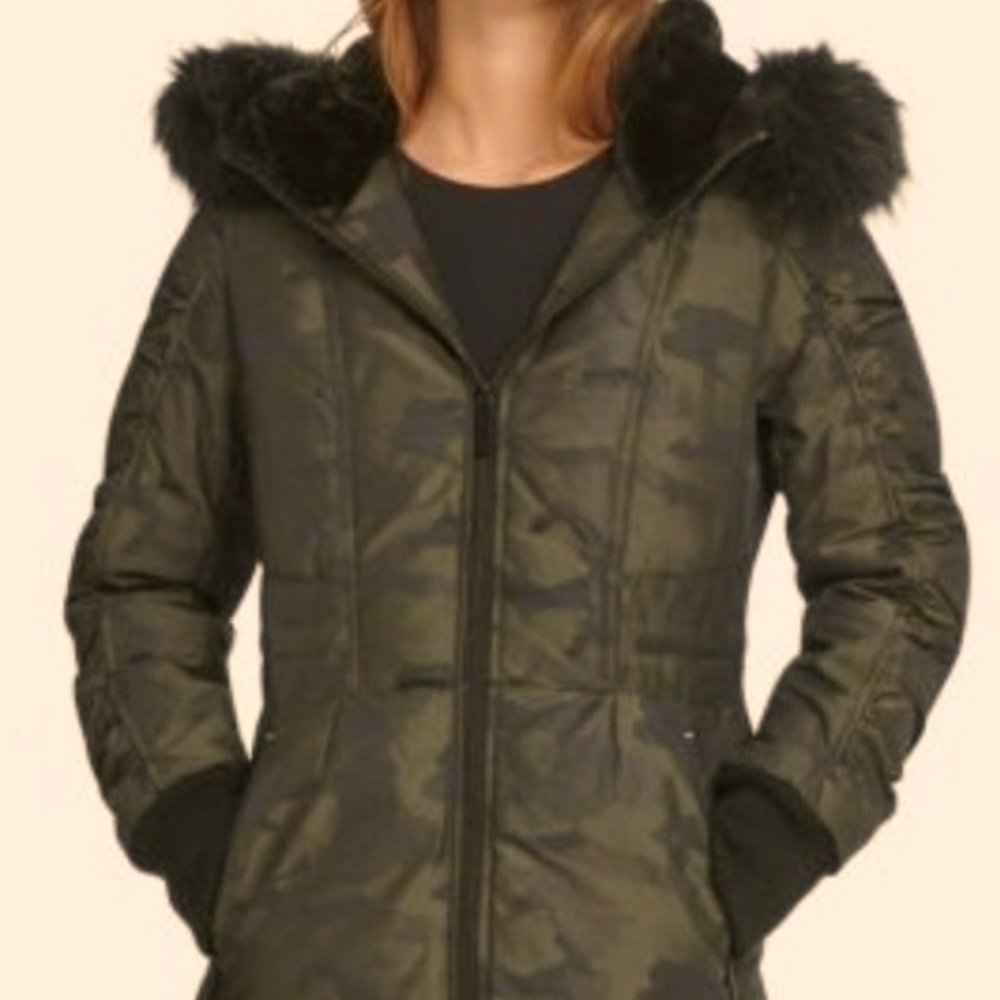 DKNY Camo Faux Fur Trim Puffer Parka XS NEW w/ out tags.